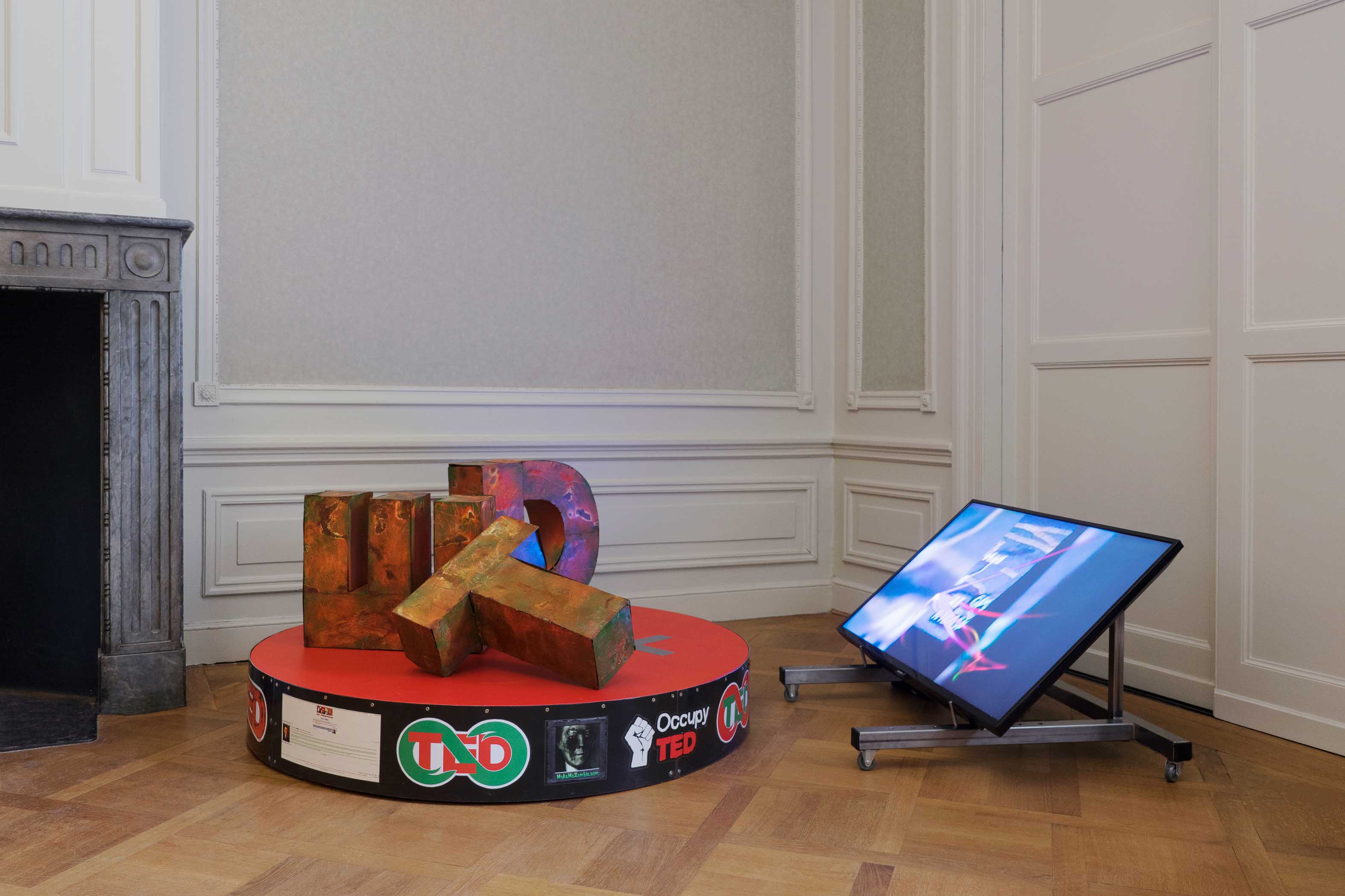 a video-installation inside a museum